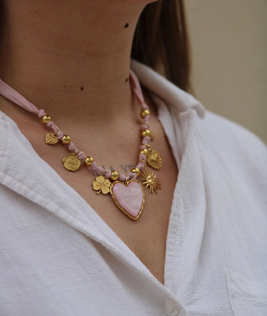 Collier Marina, ruban rose + pampille or