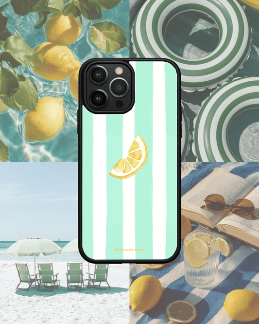 Coque de téléphone Limonade avec rayures vert d'eau et illustration citron aquarelle, design tendance inspiré des vacances, de l'été et de la Méditerranée.