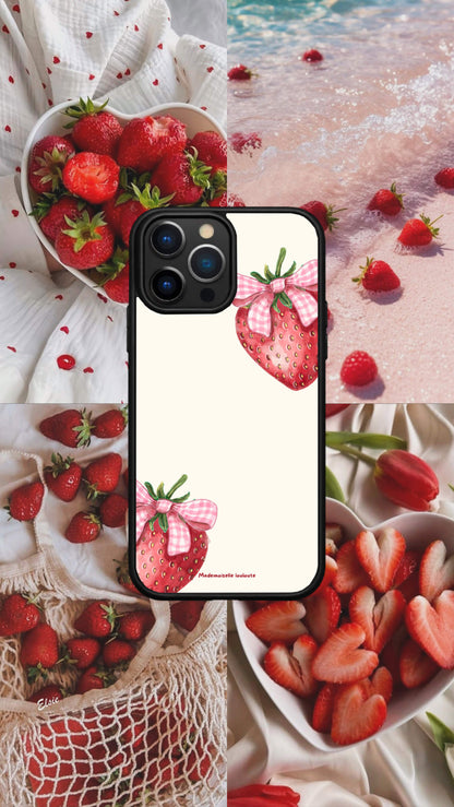 Coque de téléphone Strawberry Kiss avec fraises et nœuds vichy rose sur fond crème