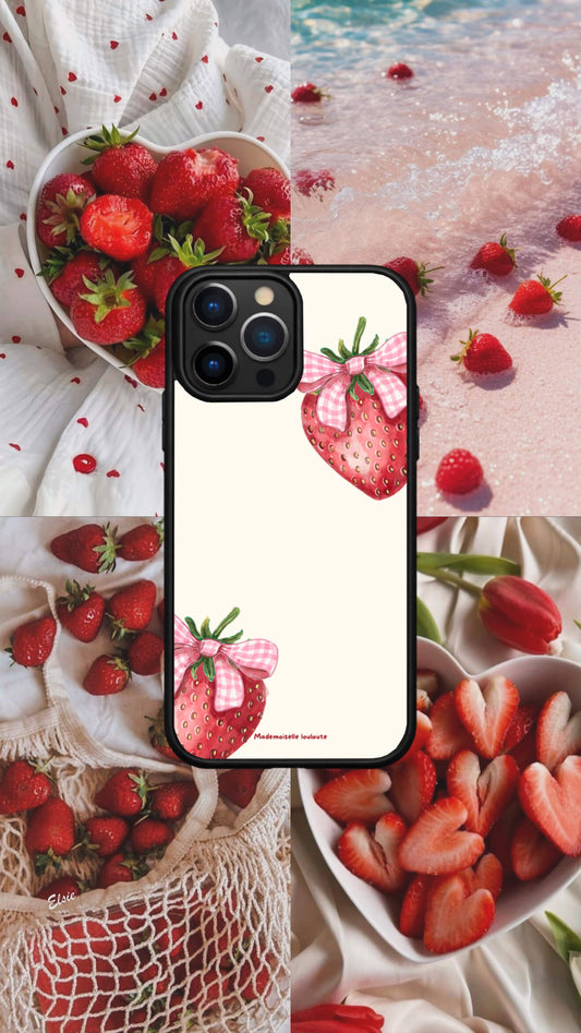 Coque de téléphone Strawberry Kiss avec fraises et nœuds vichy rose sur fond crème